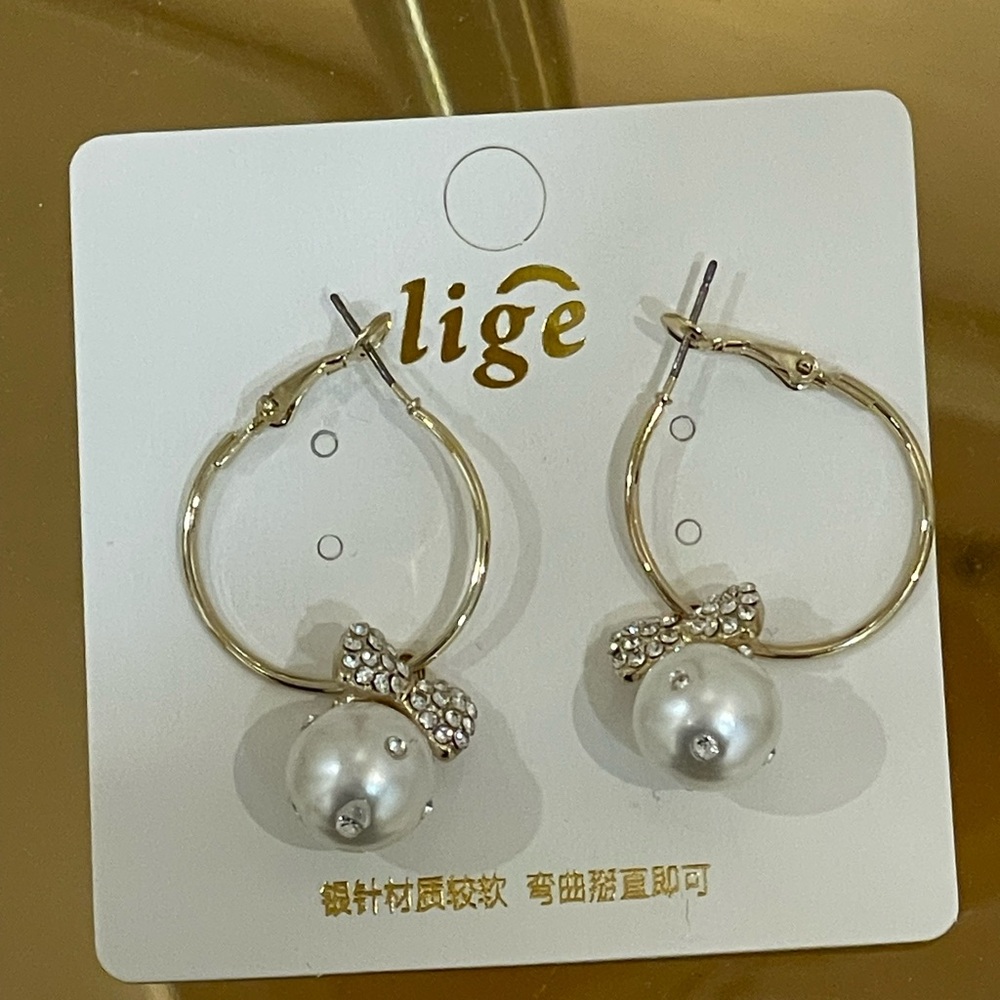 Glittery Bow Pearl Hoop Earrings
